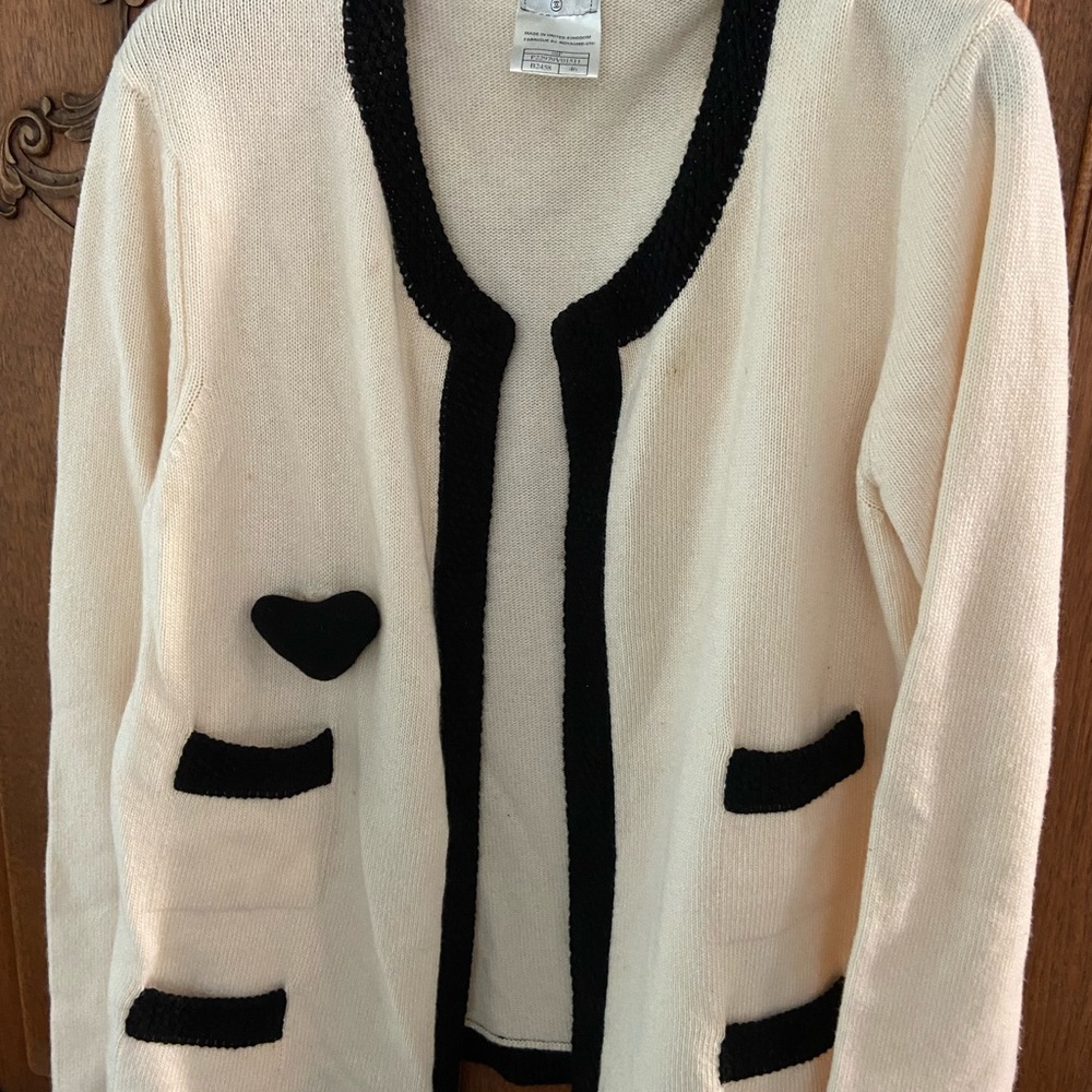Chanel Cardigan 100% cashmere size 46